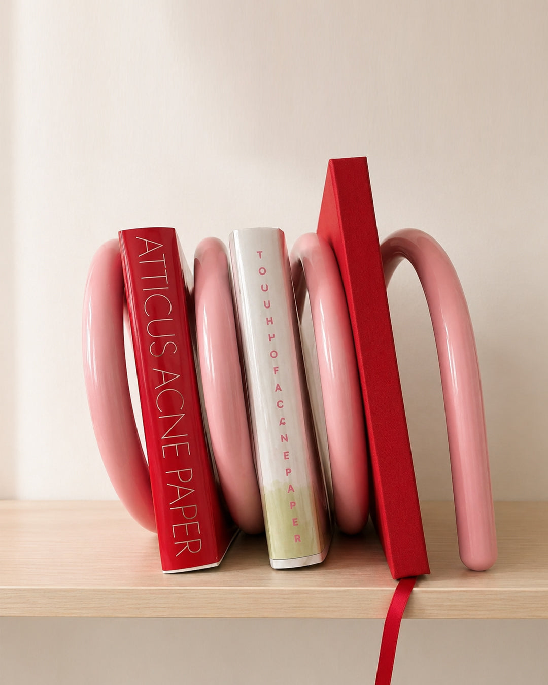Magazine Rack Book Holder Coiled Metal Bookshelf Mid-Century Retro Colorful Floor Living Room Office Bedroom Home Decor Gift